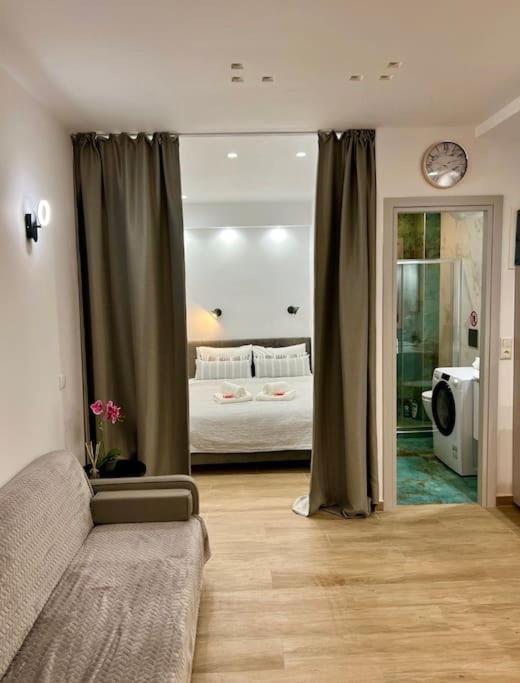 Smart Modern Apartment B Атина Екстериор снимка