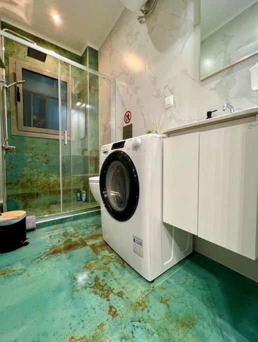 Smart Modern Apartment B Атина Екстериор снимка